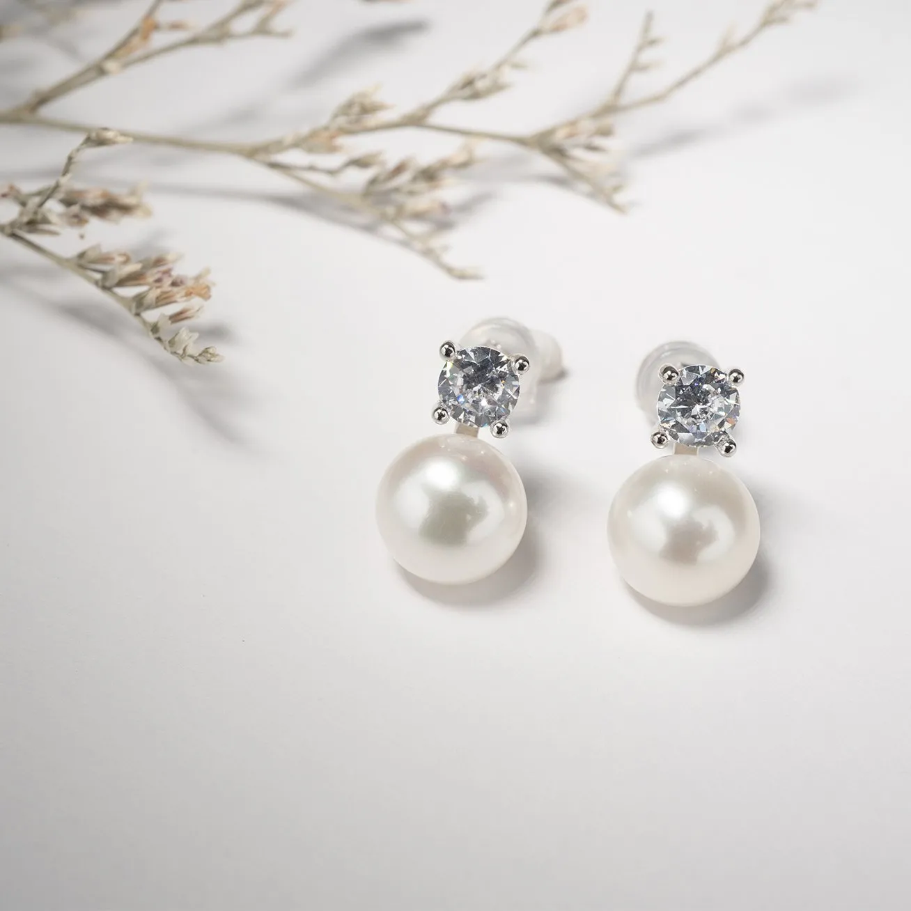 Elegant Freshwater Round Pearl Earrings WE00412