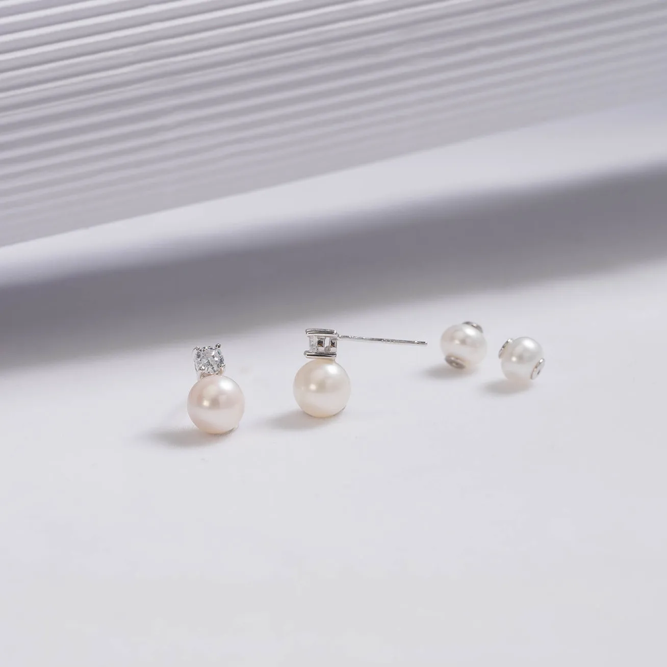 Elegant Freshwater Round Pearl Earrings WE00412