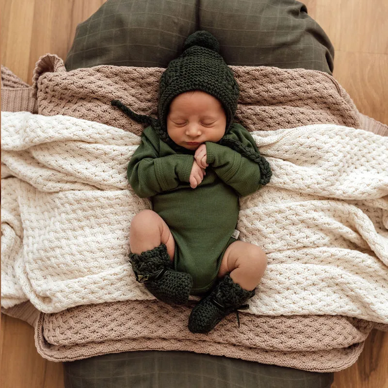 Merino Wool Bonnet & Booties (Olive)